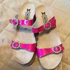 Mephisto 37 hot pink patent leather shoes. NWOT